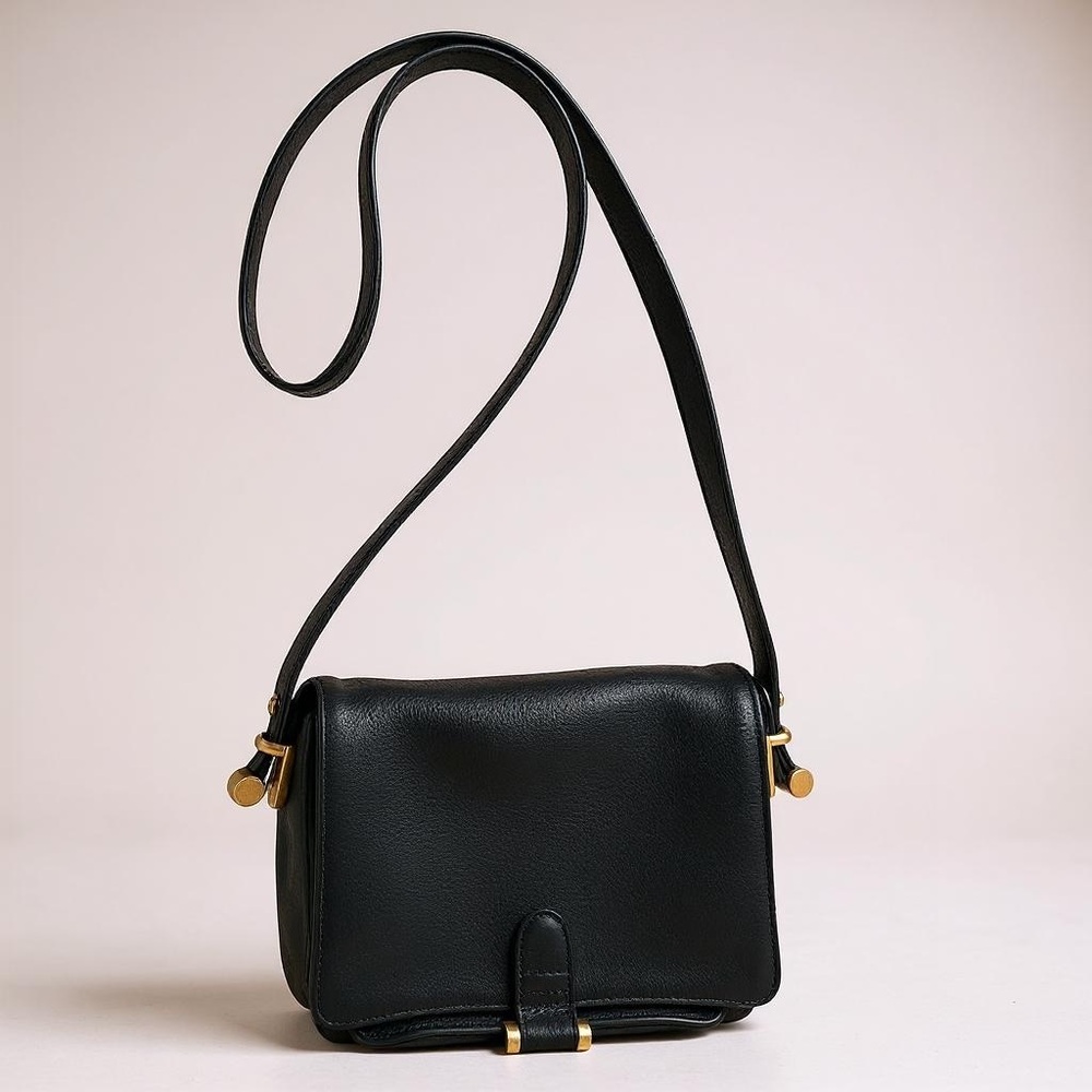 Chic Black Leather Crossbody Bag Gold-tone accents